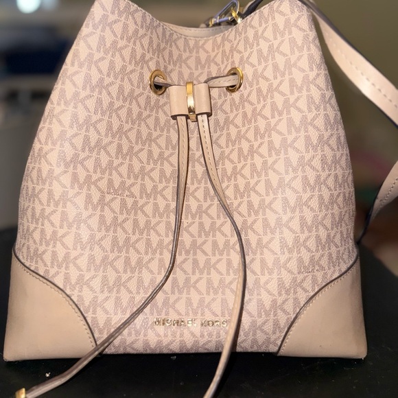 Michael Kors Monogram Beige Shoulder Bag - Picture 1 of 8